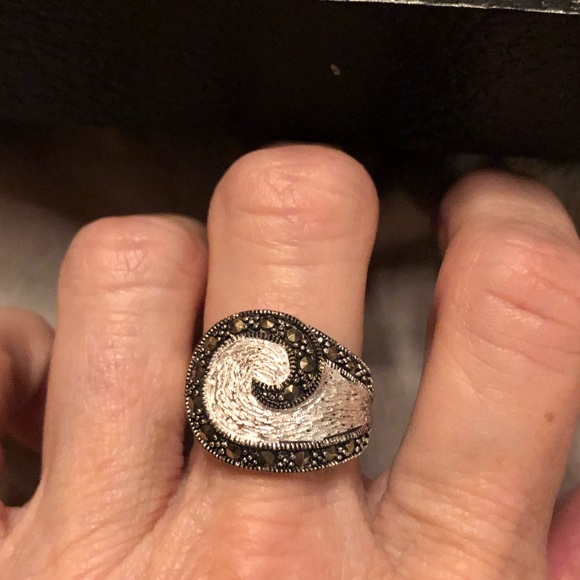 Gorgeous Marcasite ring size 7 - Picture 7 of 14